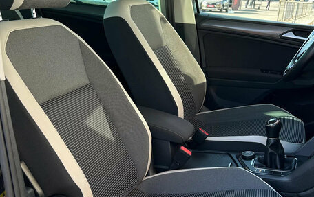 Volkswagen Tiguan II, 2018 год, 2 490 000 рублей, 13 фотография