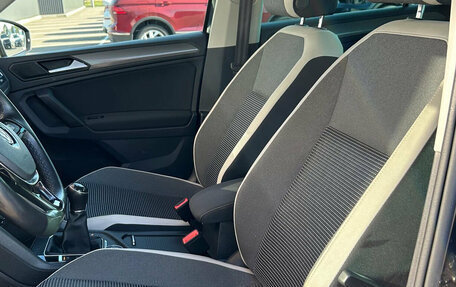 Volkswagen Tiguan II, 2018 год, 2 490 000 рублей, 10 фотография