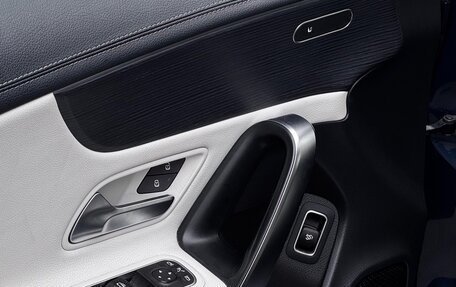 Mercedes-Benz CLA, 2019 год, 1 750 000 рублей, 2 фотография