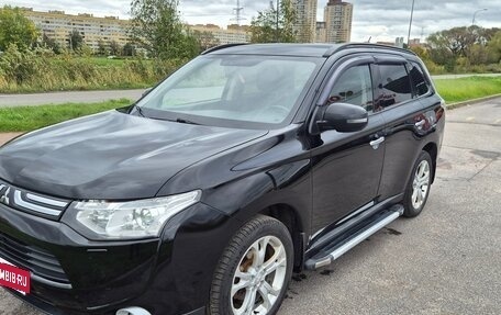 Mitsubishi Outlander III рестайлинг 3, 2013 год, 1 150 000 рублей, 1 фотография