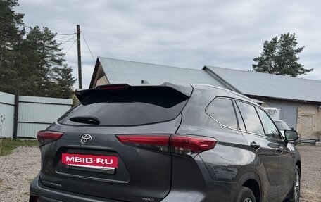 Toyota Highlander, 2021 год, 4 690 000 рублей, 3 фотография