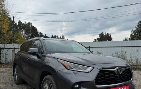 Toyota Highlander, 2021 год, 4 690 000 рублей, 2 фотография
