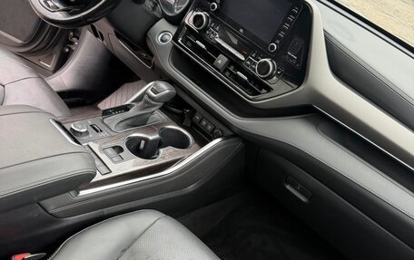 Toyota Highlander, 2021 год, 4 690 000 рублей, 10 фотография