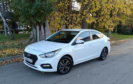 Hyundai Solaris II рестайлинг, 2018 год, 1 355 000 рублей, 2 фотография
