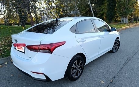 Hyundai Solaris II рестайлинг, 2018 год, 1 355 000 рублей, 3 фотография