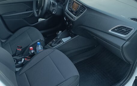 Hyundai Solaris II рестайлинг, 2018 год, 1 355 000 рублей, 11 фотография