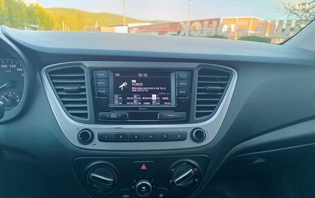 Hyundai Solaris II рестайлинг, 2018 год, 1 355 000 рублей, 15 фотография