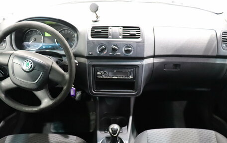 Skoda Fabia II, 2011 год, 345 000 рублей, 14 фотография