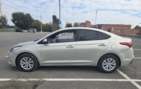 Hyundai Solaris II рестайлинг, 2019 год, 1 000 000 рублей, 5 фотография