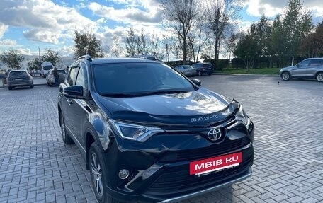 Toyota RAV4, 2016 год, 2 400 000 рублей, 4 фотография