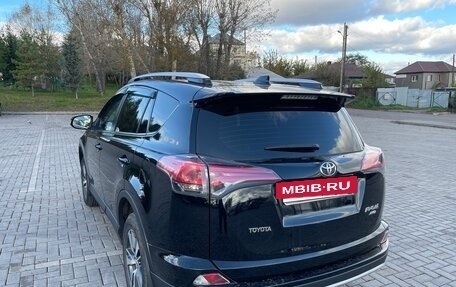 Toyota RAV4, 2016 год, 2 400 000 рублей, 10 фотография