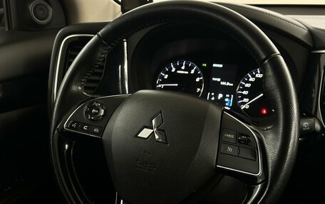 Mitsubishi Outlander III рестайлинг 3, 2021 год, 2 150 000 рублей, 9 фотография