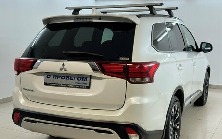 Mitsubishi Outlander III рестайлинг 3, 2021 год, 2 150 000 рублей, 4 фотография