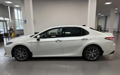 Toyota Camry, 2021 год, 3 185 000 рублей, 2 фотография