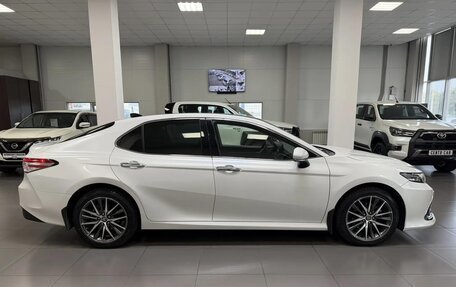 Toyota Camry, 2021 год, 3 185 000 рублей, 6 фотография