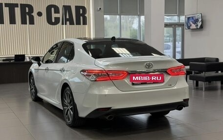 Toyota Camry, 2021 год, 3 185 000 рублей, 3 фотография