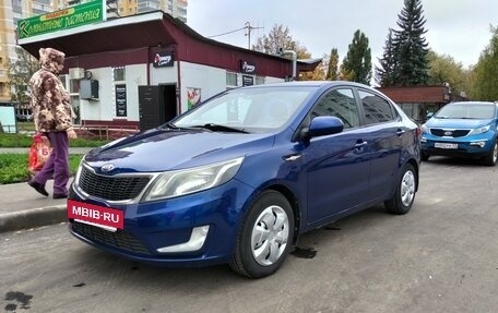 KIA Rio III рестайлинг, 2013 год, 550 000 рублей, 2 фотография