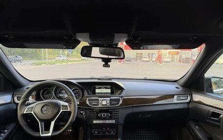 Mercedes-Benz E-Класс, 2013 год, 1 390 000 рублей, 3 фотография