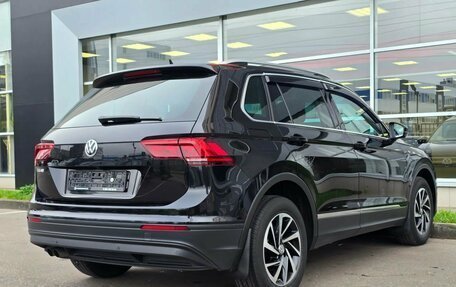 Volkswagen Tiguan II, 2018 год, 2 030 000 рублей, 6 фотография