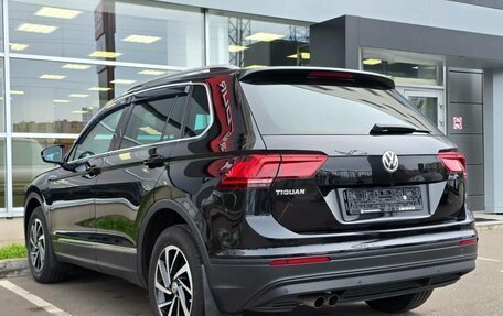 Volkswagen Tiguan II, 2018 год, 2 030 000 рублей, 4 фотография