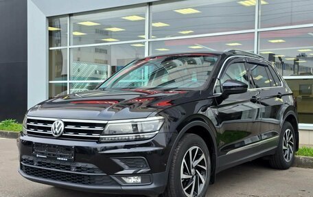 Volkswagen Tiguan II, 2018 год, 2 030 000 рублей, 3 фотография