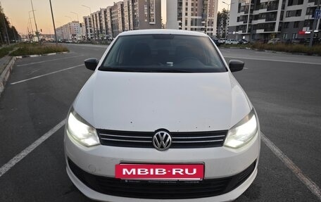 Volkswagen Polo VI (EU Market), 2013 год, 630 000 рублей, 2 фотография