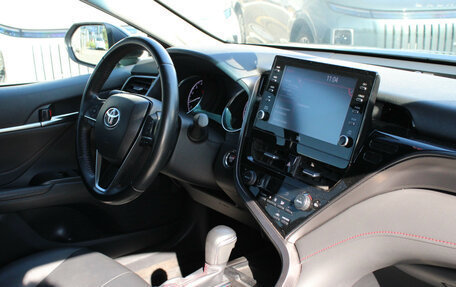 Toyota Camry, 2021 год, 3 400 000 рублей, 8 фотография