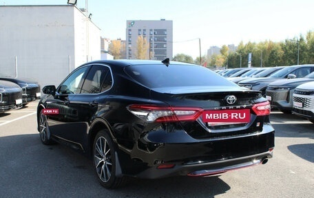 Toyota Camry, 2021 год, 3 400 000 рублей, 6 фотография