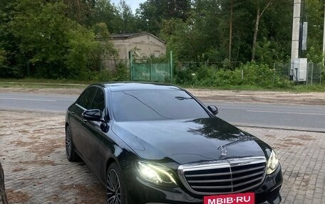 Mercedes-Benz E-Класс, 2017 год, 1 600 000 рублей, 2 фотография