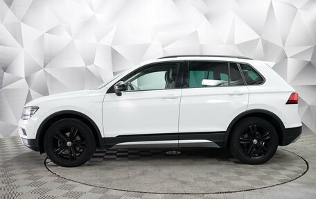 Volkswagen Tiguan II, 2019 год, 2 442 000 рублей, 2 фотография