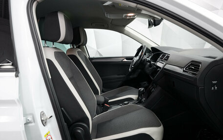 Volkswagen Tiguan II, 2019 год, 2 442 000 рублей, 5 фотография