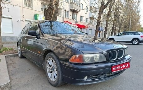 BMW 5 серия, 1999 год, 560 000 рублей, 1 фотография
