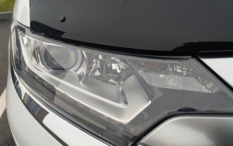 Mitsubishi Outlander III рестайлинг 3, 2019 год, 2 800 000 рублей, 10 фотография