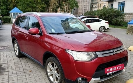 Mitsubishi Outlander III рестайлинг 3, 2014 год, 1 300 000 рублей, 2 фотография