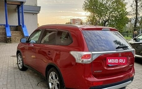 Mitsubishi Outlander III рестайлинг 3, 2014 год, 1 300 000 рублей, 6 фотография