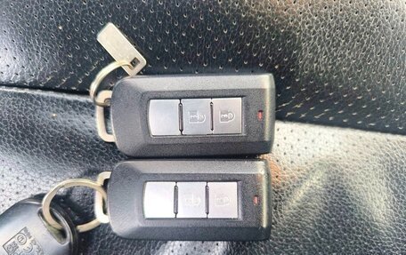 Mitsubishi Outlander III рестайлинг 3, 2013 год, 1 200 000 рублей, 24 фотография