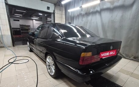 BMW 5 серия, 1991 год, 260 000 рублей, 3 фотография