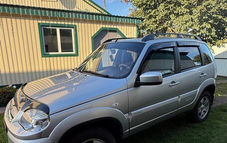 Chevrolet Niva I рестайлинг, 2012 год, 650 000 рублей, 3 фотография