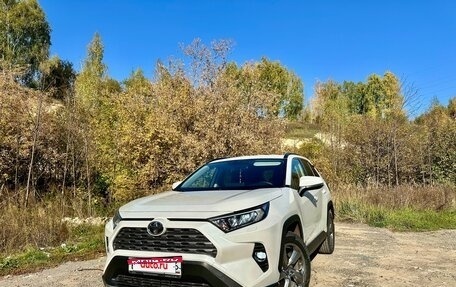 Toyota RAV4, 2019 год, 3 200 000 рублей, 1 фотография