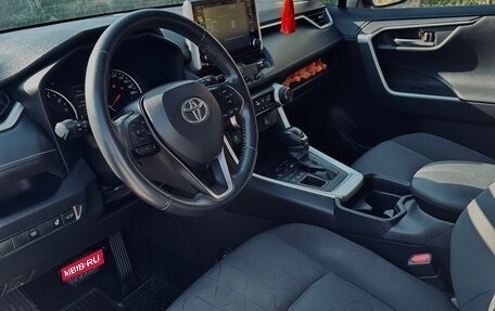 Toyota RAV4, 2019 год, 3 200 000 рублей, 10 фотография