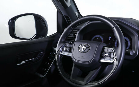 Toyota Land Cruiser, 2025 год, 12 890 000 рублей, 13 фотография