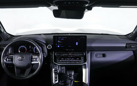 Toyota Land Cruiser, 2025 год, 12 890 000 рублей, 17 фотография
