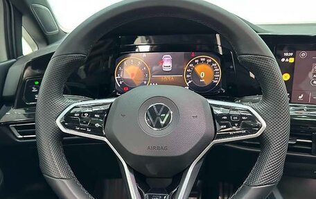 Volkswagen Golf VIII, 2021 год, 1 820 000 рублей, 11 фотография