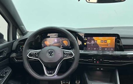 Volkswagen Golf VIII, 2021 год, 1 820 000 рублей, 10 фотография
