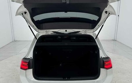 Volkswagen Golf VIII, 2021 год, 1 820 000 рублей, 16 фотография
