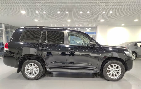 Toyota Land Cruiser 200, 2018 год, 6 747 000 рублей, 5 фотография