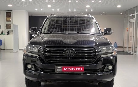 Toyota Land Cruiser 200, 2018 год, 6 747 000 рублей, 2 фотография