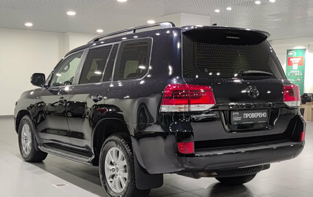 Toyota Land Cruiser 200, 2018 год, 6 747 000 рублей, 8 фотография