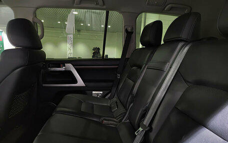 Toyota Land Cruiser 200, 2018 год, 6 747 000 рублей, 15 фотография