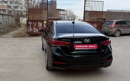 Hyundai Solaris II рестайлинг, 2018 год, 1 250 000 рублей, 6 фотография
